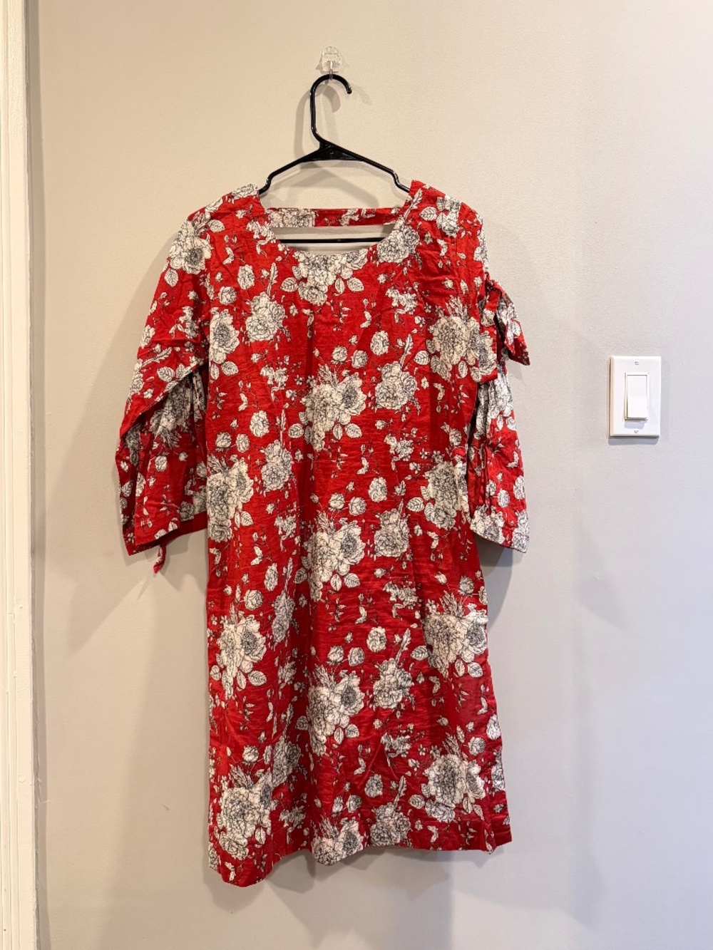 Eastern wear kurta with bottoms. Size: Medium, Color: Red.